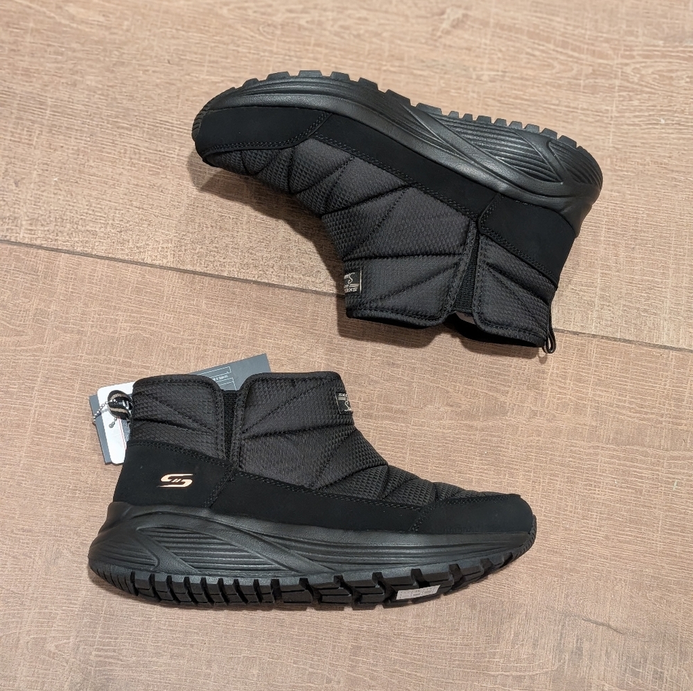 Skechers Black Quilted Ankle Puffiez Boots Size 7.5